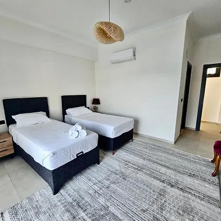 Private Pool With Jacuzzi & Garden Girdev