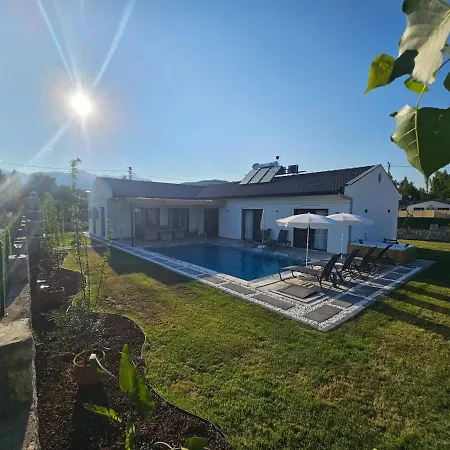 Private Pool With Jacuzzi & Garden * Girdev