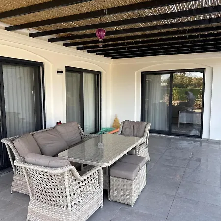 Private Pool With Jacuzzi & Garden Villa Girdev
