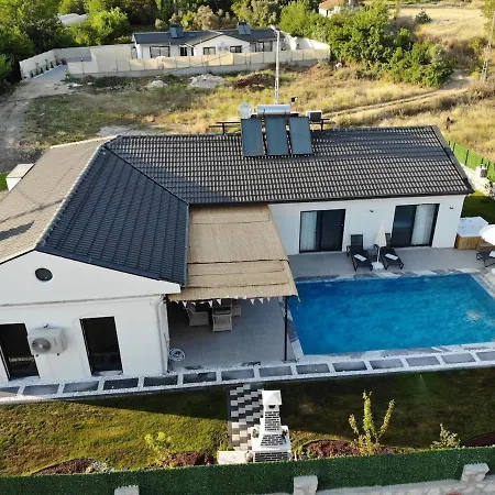Private Pool With Jacuzzi & Garden Girdev
